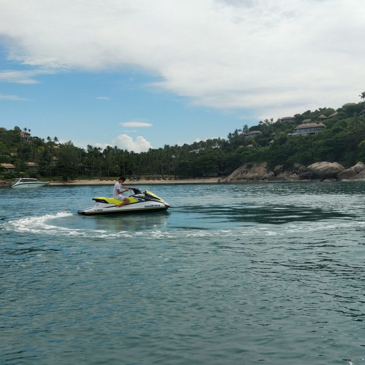 Jet Ski 20 Min Maenam Beach