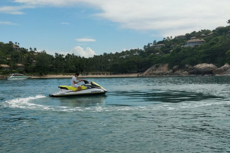 Jet Ski 20 Min Maenam Beach