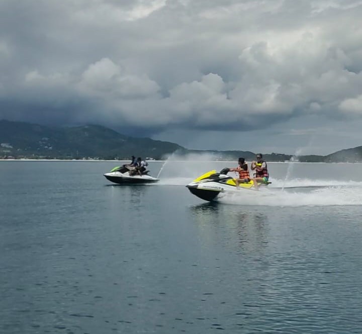 Jet Ski 30 Min Maenam Beach
