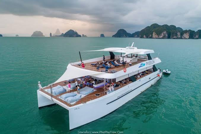 Catamaran 29m 100 persons